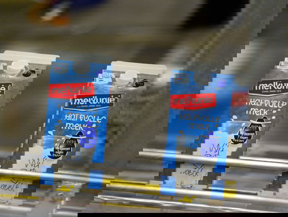 We eten en drinken minder zuivel, is dat erg?