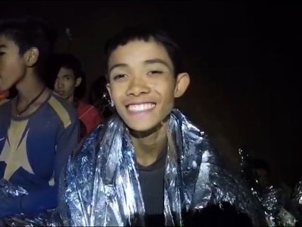 'Gelukkig kunnen de Thaise voetballertjes nog lachen'