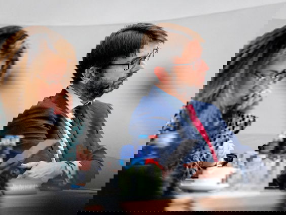 Prinsjesdag 2021: gesprek met demissionair staatssecretaris Dilan Yeşilgöz en Dennis Wiersum