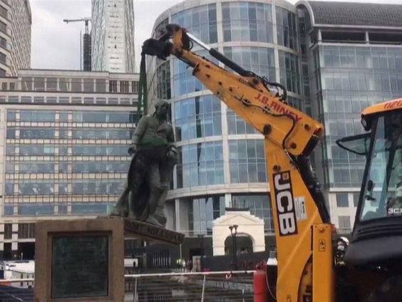 Stand.nl: Het verwijderen van omstreden standbeelden gaat te ver