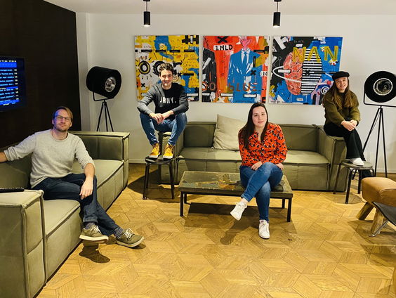 Dit is de Zaterdag met Hilde Wendel, Josien Wolthuizen en Wiebe de Jong