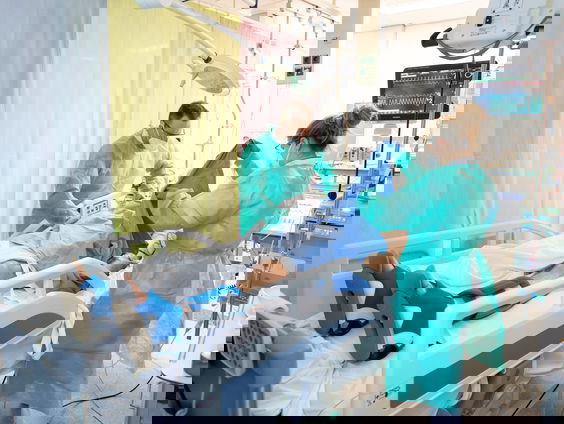 Singapore achterna? Ongevaccineerden moeten zelf coronabehandeling betalen