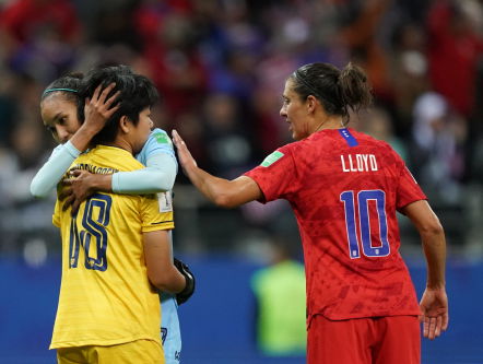 Vrouwenvoetbal stond in voorbeeldland Verenigde Staten nog niet zo lang geleden in de kinderschoenen