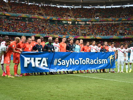 Politiek in het voetbal: kan sport wel neutraal zijn?