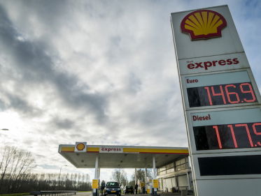 Radar: hoe raakt de historische lage olieprijs ons in de portemonnee?