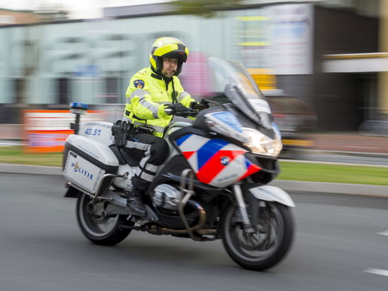 Politieagenten doen aangifte tegen BIJ1-jongeren: ‘Dit overschrijdt alle grenzen’