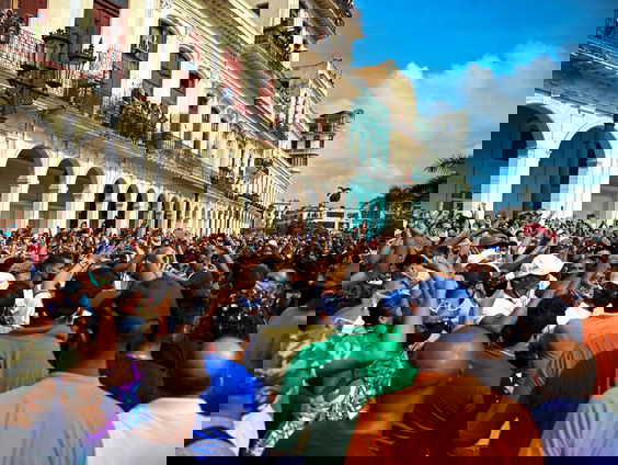 Voor het eerst in 60 jaar protesten in de straten van Havana