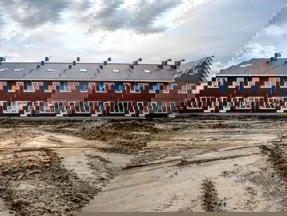 Woningen van de lopende band tegen tekort