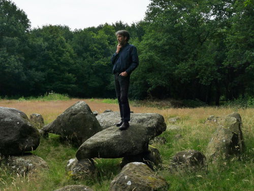 Hendrik Gommer op bedevaart langs hunebedden