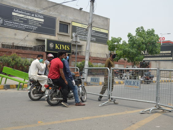 De rijken van Lahore in lockdown