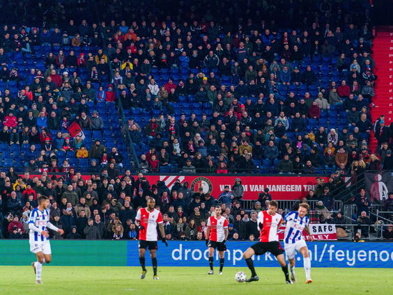 Start van de eredivisie toch met publiek
