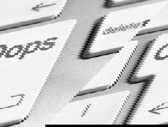 'Je mag mensen niet afwijzen op spellingsfouten'