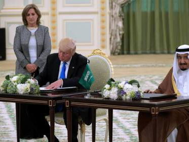 5v12: Trump in Saoedi-Arabië