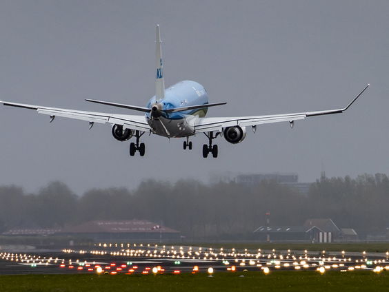 Ook met staatsteun veel onzekerheid over overlevingskans KLM: “Het geld is met een half jaar op”