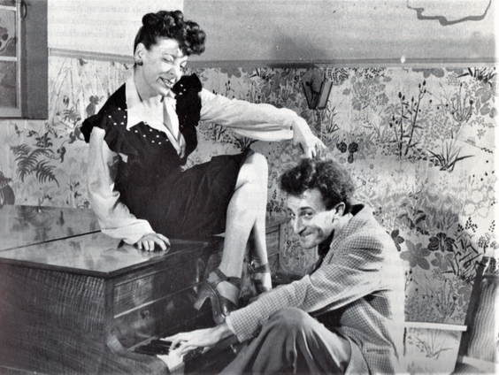 1e uur: excuses Transgenderwet, het laatste Jiddische theater Lilalo, Barbados republiek, OVT 05-12-21