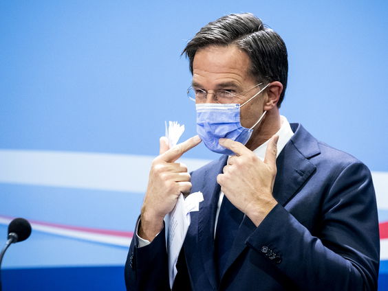 Premier Rutte blikt vooruit op de kerst