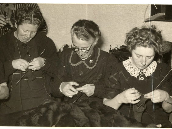 Truitjes van hondenhaar en jurken van parachutestof: mode tijdens de Tweede Wereldoorlog