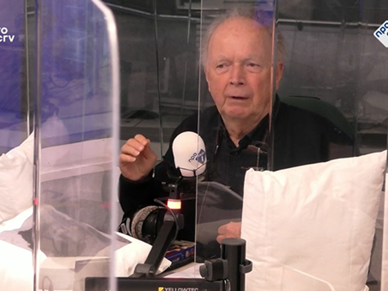 Paul Haenen e.a. over Het vrolijke winterboek