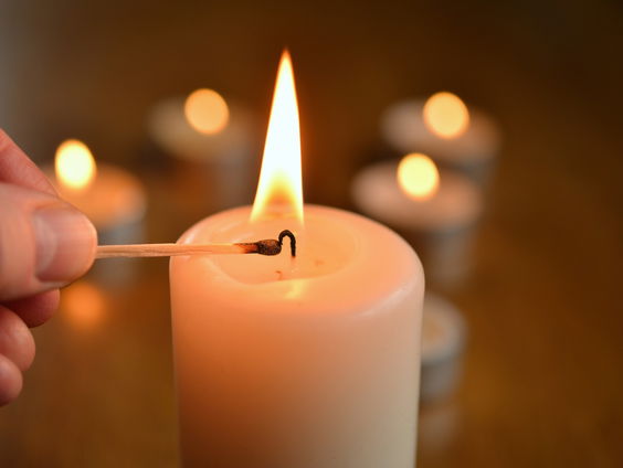 Kaarsjes branden voor de sfeer? 'Doe het met mate'