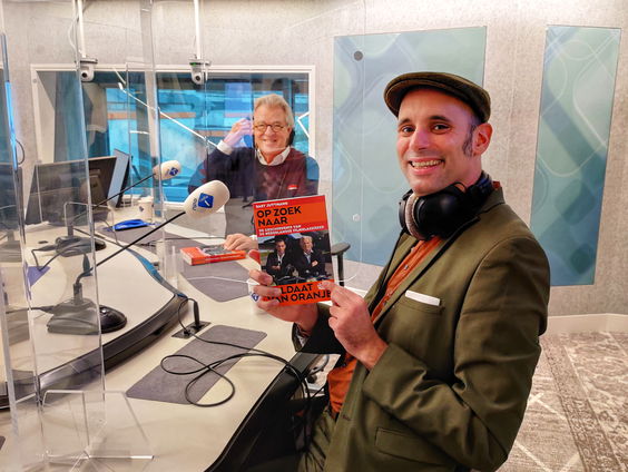Jeroen Krabbé en Bart Juttmann over het nieuwe boek Op zoek naar Soldaat van Oranje