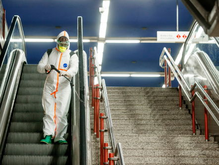 Alleen mensen met vitale beroepen mogen nog werken in Spanje