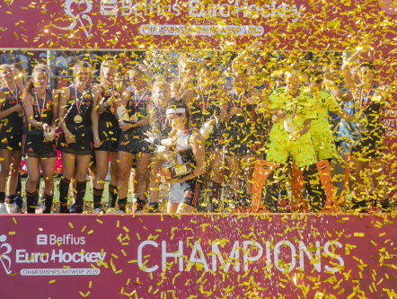 Hockeyvrouwen vieren de Europese titel