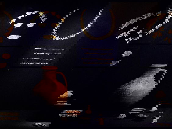 1e uur: krimschatten toegewezen naar Oekraïne, "Seventeen" van Kenzaburo Oë, livemuziek van Lavinia Meijer, column van Abdelkader Benali, OVT 31-10-2021.