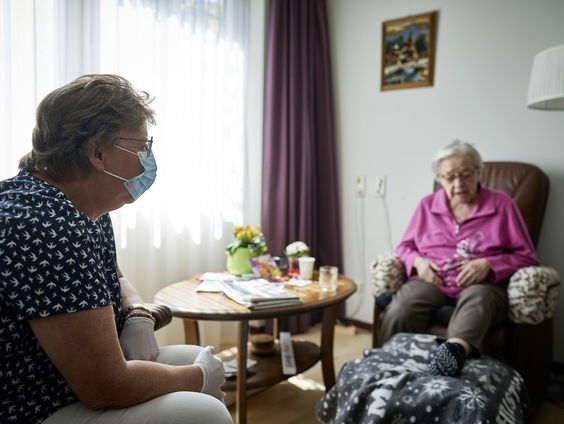 Moeten er strengere maatregelen komen voor woonzorgcentra?