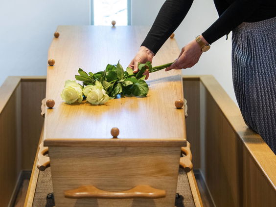 Gezondheidsraad positief over oplossen lichaam als alternatief voor crematie