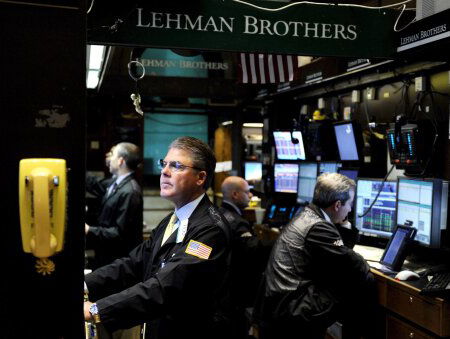 Tien jaar naar de val van Lehman Brothers: Wat zijn de blijvende gevolgen voor jonge generaties?