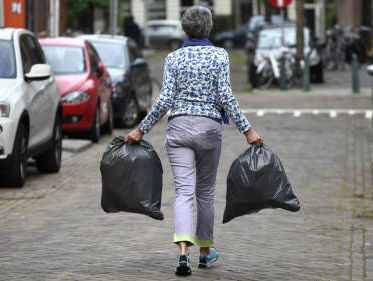 In welke bak moet de pizzadoos?