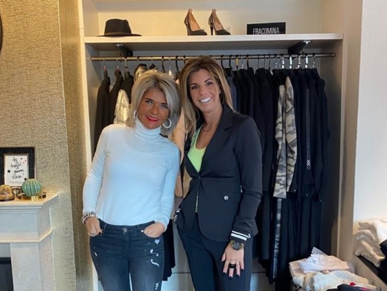 Debby uit Oldenzaal gaat viral met haar kledingzaak-filmpjes