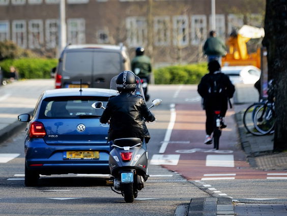Stand.nl: Verkeersveiligheid moet hoger op de agenda komen