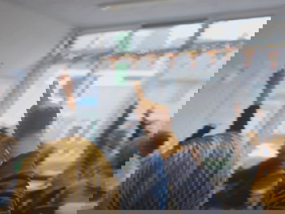 Kinderen mogen in 'Gewoon. Bloot,' letterlijk het hemd van het lijf vragen