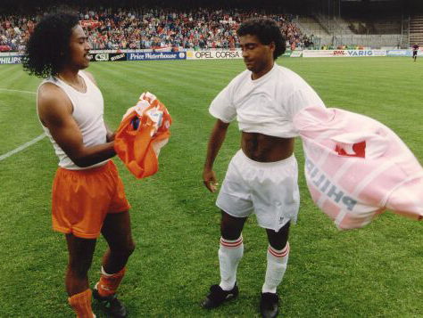 Wat is het mooiste Eredivisie-shirt allertijden?