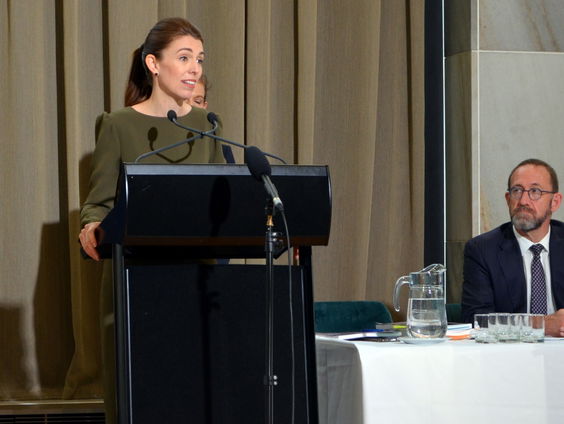 Premier Ardern maakt excuses voor aanslag Christchurch
