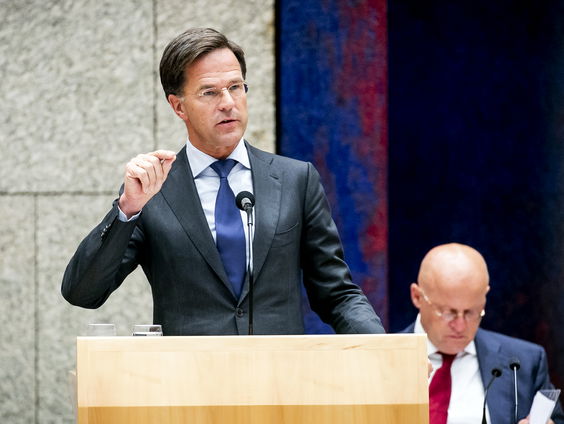 Den Haag vandaag: Waarom wil Rutte nu wél mondkapjes?