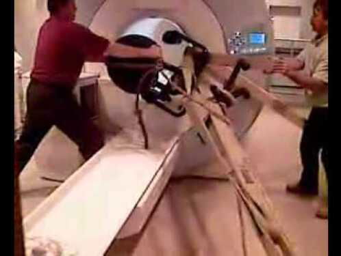 Feit of fictie: Meer kans op verkeersongelukken en heftige menstruatie door werken met MRI-scanner.