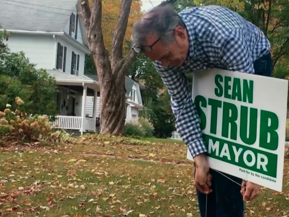 Homoseksuele democraat strijdt om burgemeesterschap van conservatief dorp in docu My Friend, The Mayor