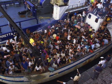 Hulporganisaties staken reddingsacties voor Libische kust