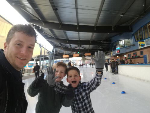 Reinout op zoek naar de schaatskoorts