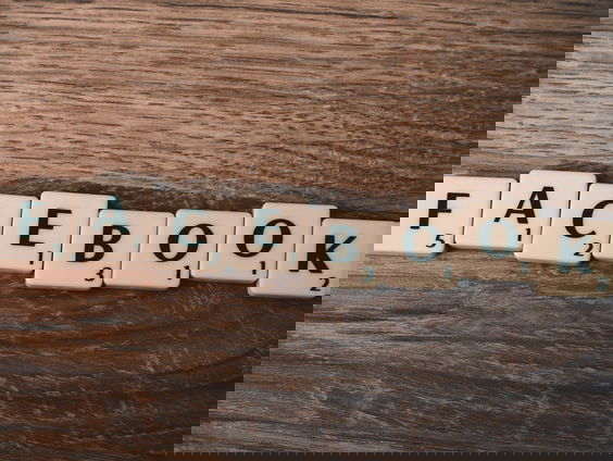 Techreuzen met elkaar in strijd over gepersonaliseerde advertenties