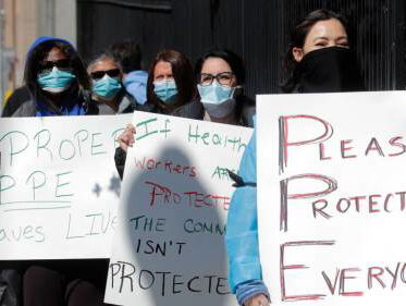 Coronazieken staan in VS op straat
