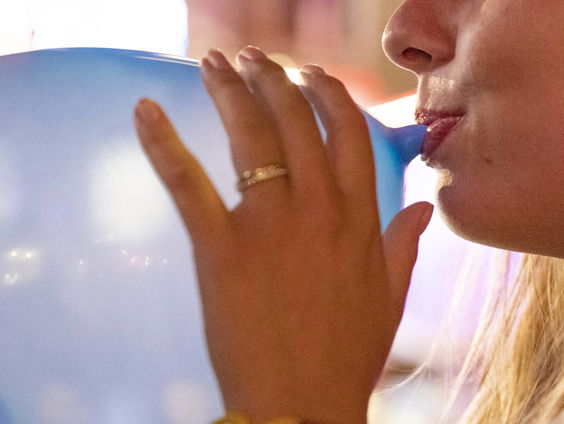 Kabinet wil lachgas voor consumenten bijna helemaal verbieden