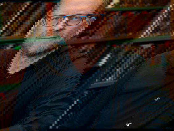 Kunststof - Emile Schrijver, schrijver & hoogleraar van het Joodse Boek