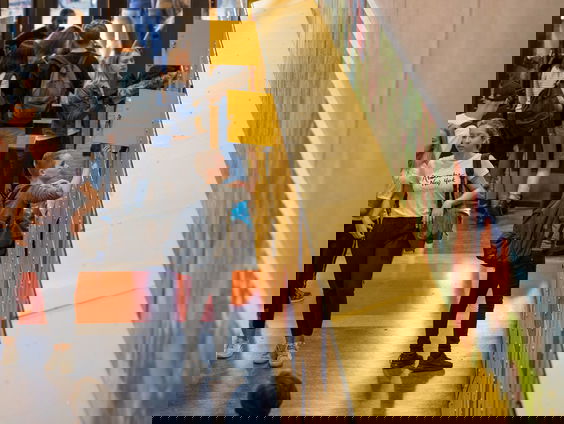 Stelling: Ongevaccineerde leerlingen moeten online les krijgen