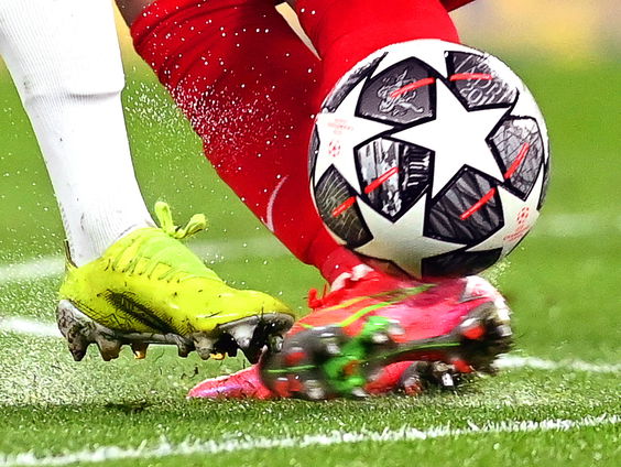 Twaalf Europese topclubs willen eigen Super League en leggen bom onder Champions League