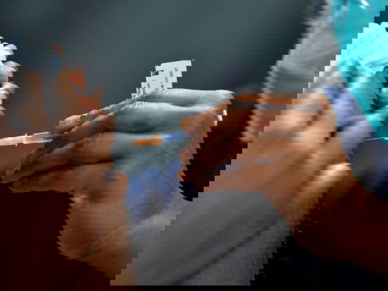 Wie corona heeft gehad is beter beschermd tegen deltavariant, blijkt uit nieuwe studie