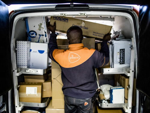 Kerstpost vorig jaar vaak pas na kerst geleverd