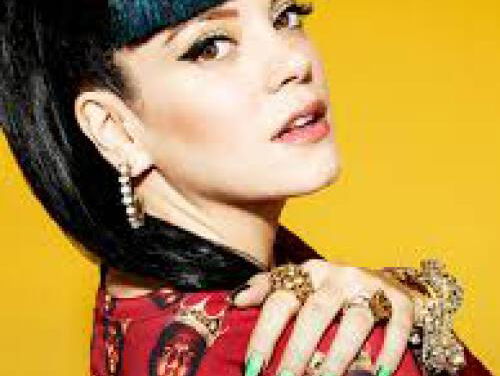 Een terugblik op het binnenlandse nieuws van deze week op het nummer Smile van Lily Allen!
